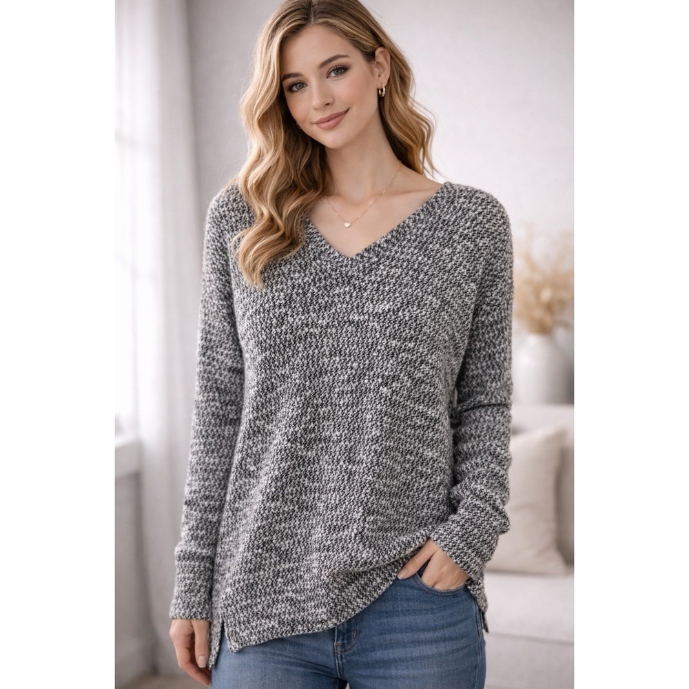 G.H. Bass‎ Sweater Women XS Black White V-Neck Marled Knit Long Sleeve